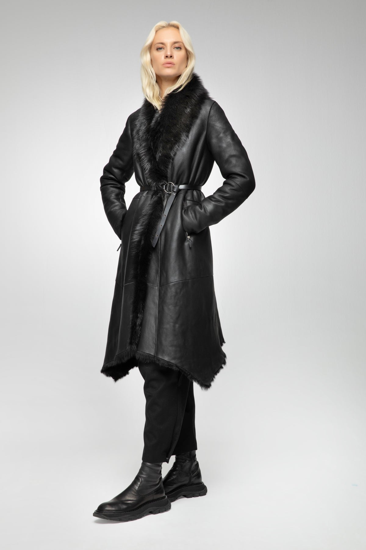 Women's Shearling Leather Trench Coat In Black Arcane Fox