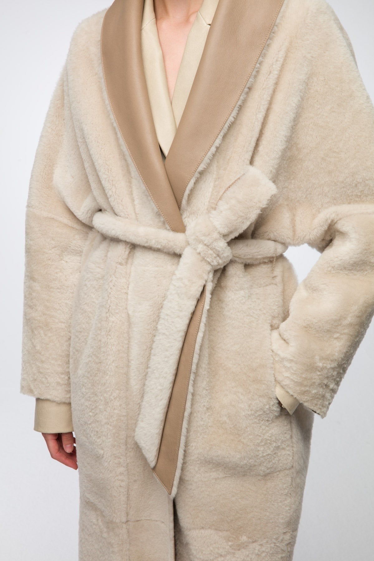 Women's Double Sided Shearling Leather Coat In Tan Brown