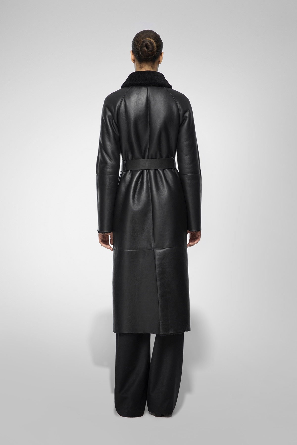 Women's Fur Shearling Leather Coat In Black