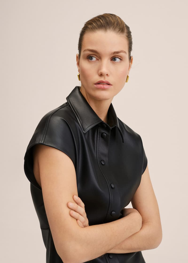 Women's Sleeveless Leather Shirt In Black