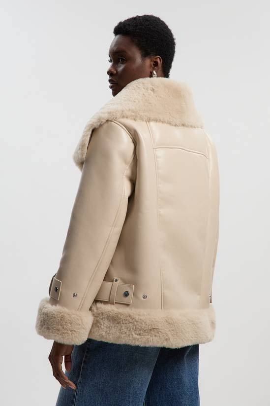 Women's B7 Shearling Beige Leather Jacket With Oversized Collar