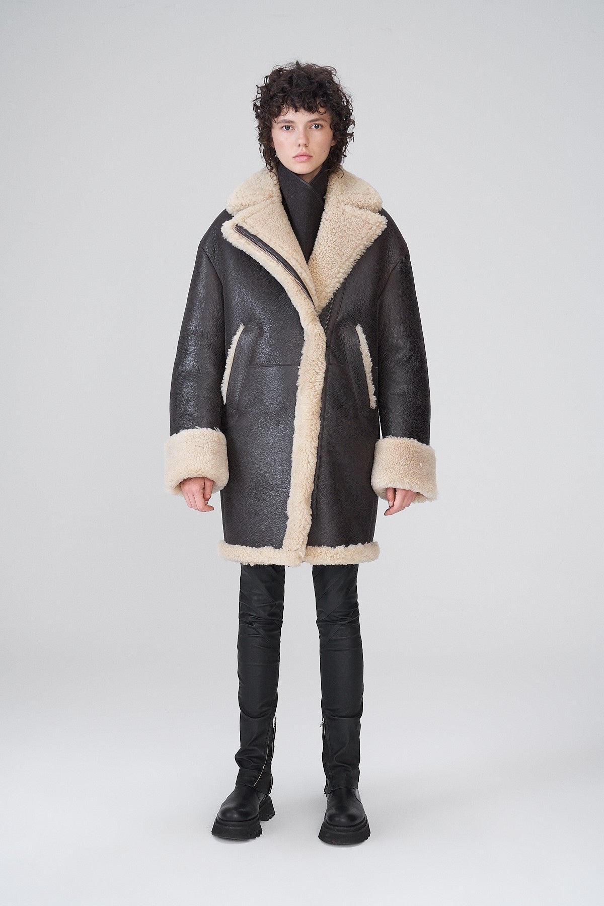 Women's B7 Shearling Leather Coat In Black Arcane Fox