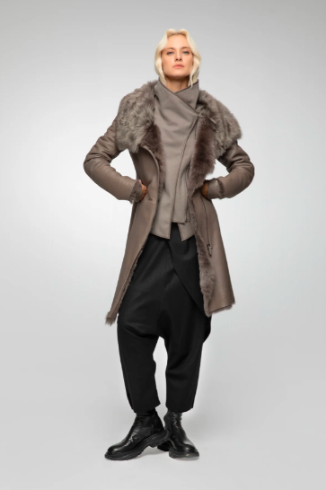Women's Fur Shearling Leather Coat In Brown