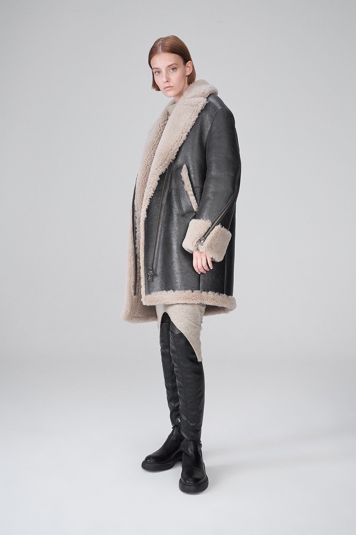 Women's B7 Gray Shearling Leather Coat In Black Arcane Fox