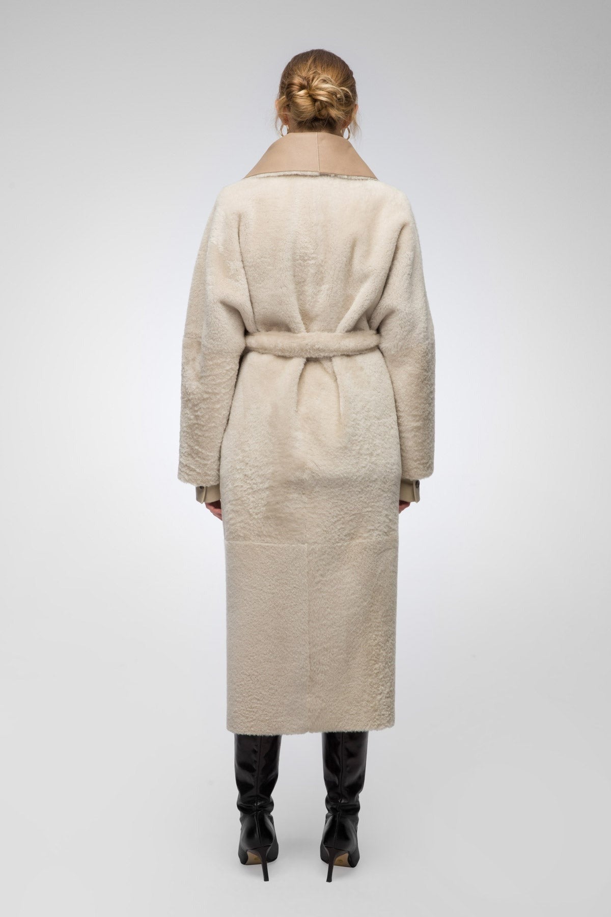 Women's Double Sided Shearling Leather Coat In Tan Brown