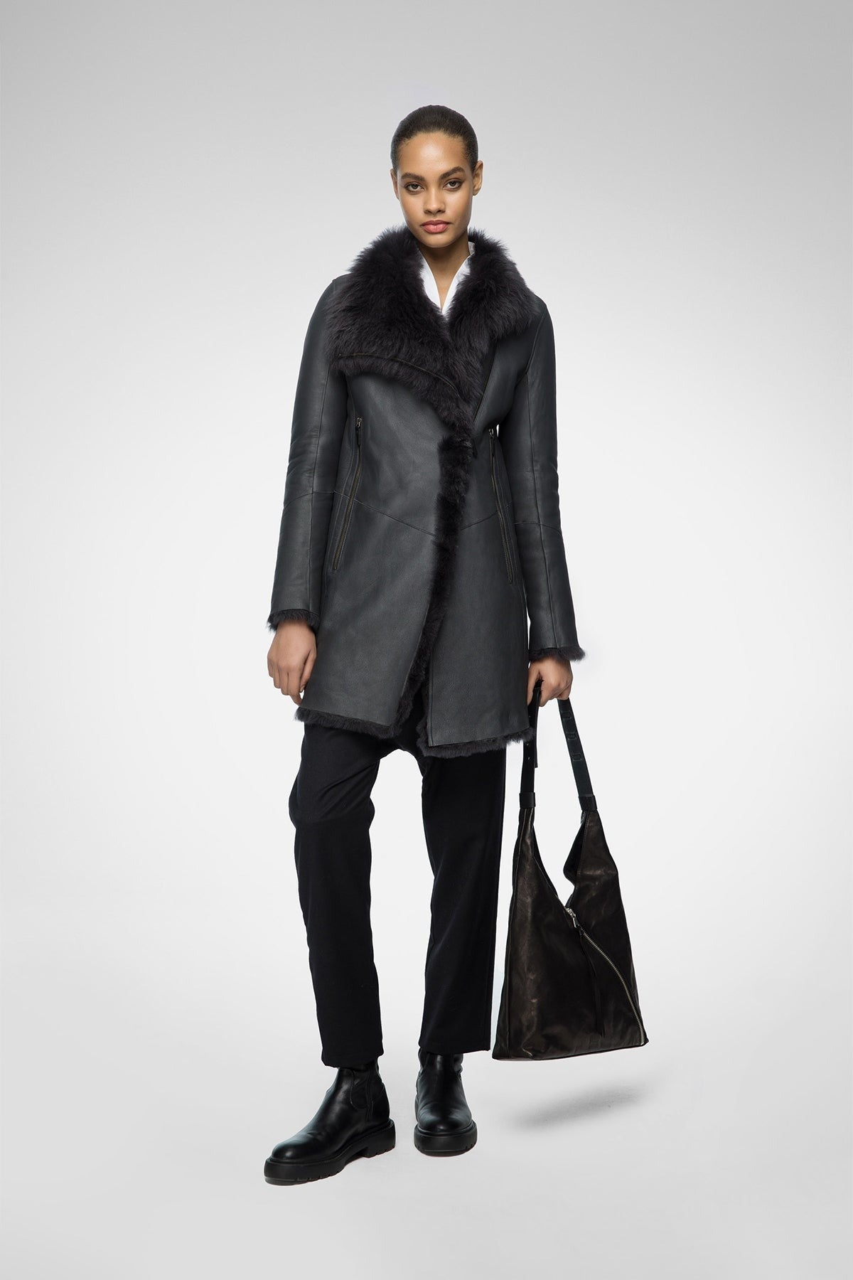 Women's Shearling Fur Leather Coat In Black Arcane Fox
