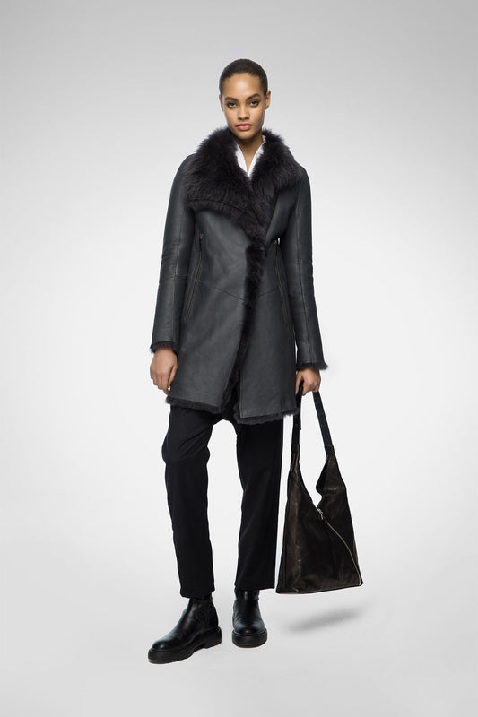 Women's Shearling Fur Leather Coat In Black Arcane Fox