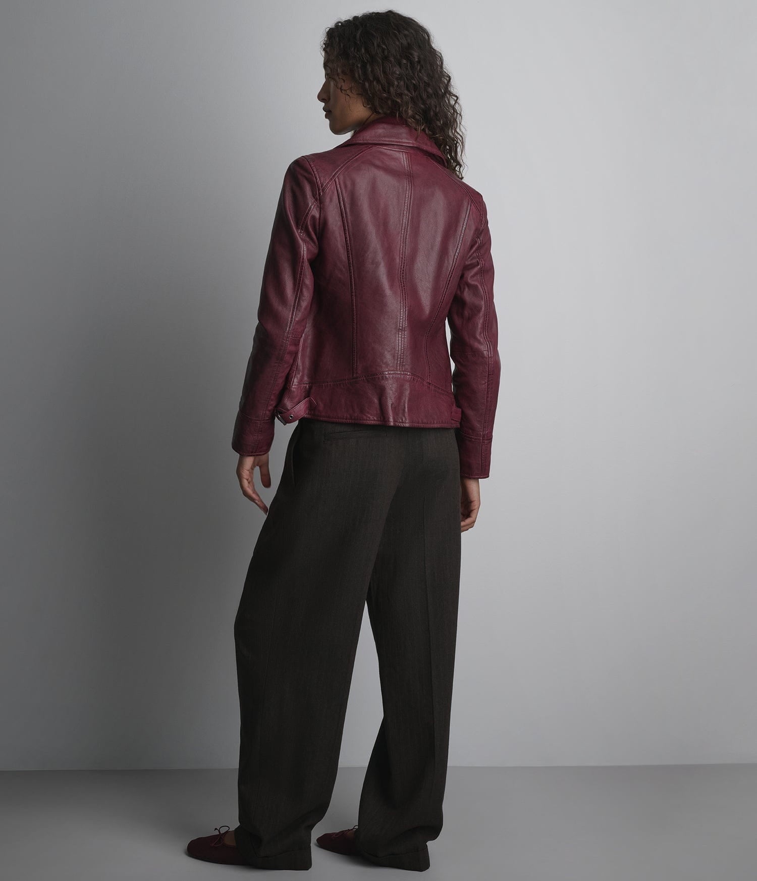 Women's Biker Cafe Racer Leather Jacket In Burgundy - Arcane Fox