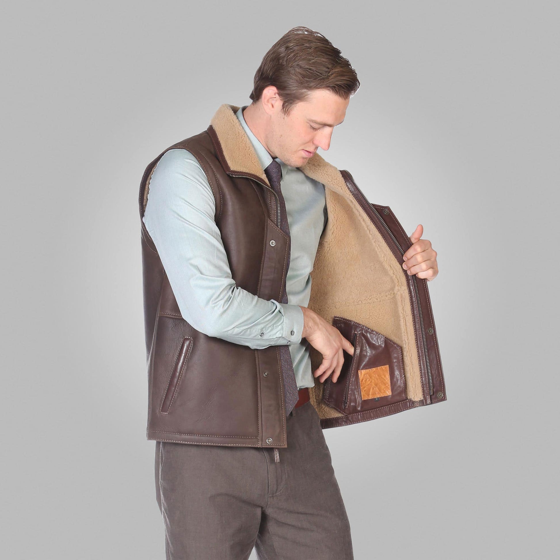 Men's Shearling Leather Vest In Chocolate Brown