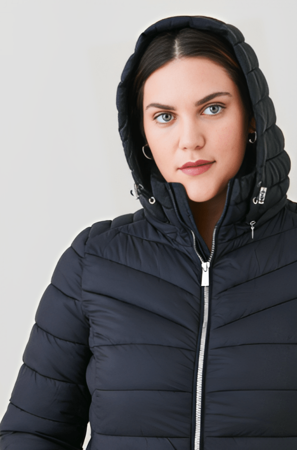 Women's Puffer Jacket In Black With Hood