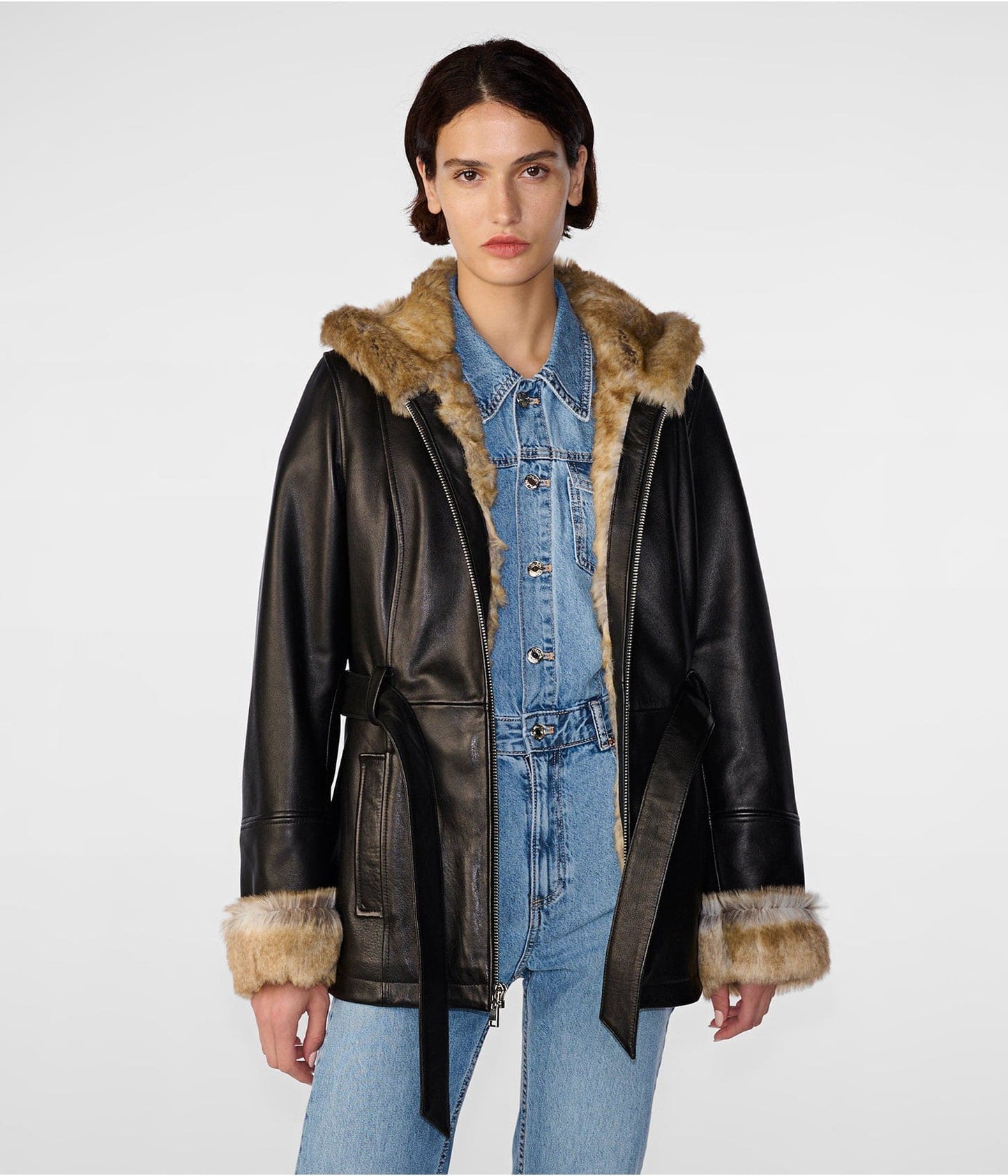 Women's Shearling Leather Jacket In Classic Black